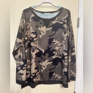 Women’s plus boutique cammo dressy sweatshirt